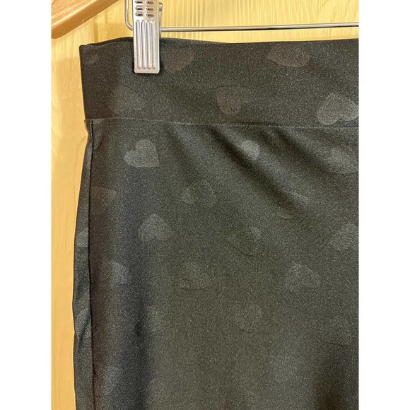 Torrid Shorts Womens 4X Biker Bermuda Heart Print Pull On Stretch Black - Picture 9 of 13
